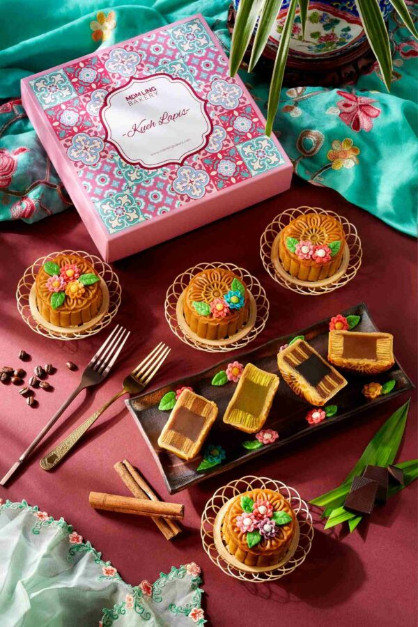 Mdm Ling Bakery Mid Autumn Mooncakes Kueh Lapis Peranakan Inspired Box