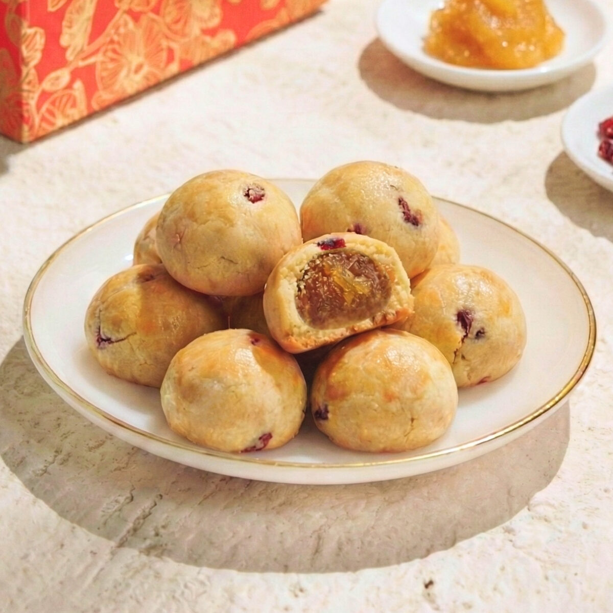 Cranberry Pineapple Balls - Mdm Ling Bakery