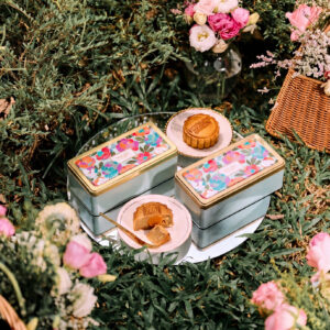 Court of Peonies Duo 2pc mooncake gift tin – two traditional mooncakes, Mdm Ling Bakery
